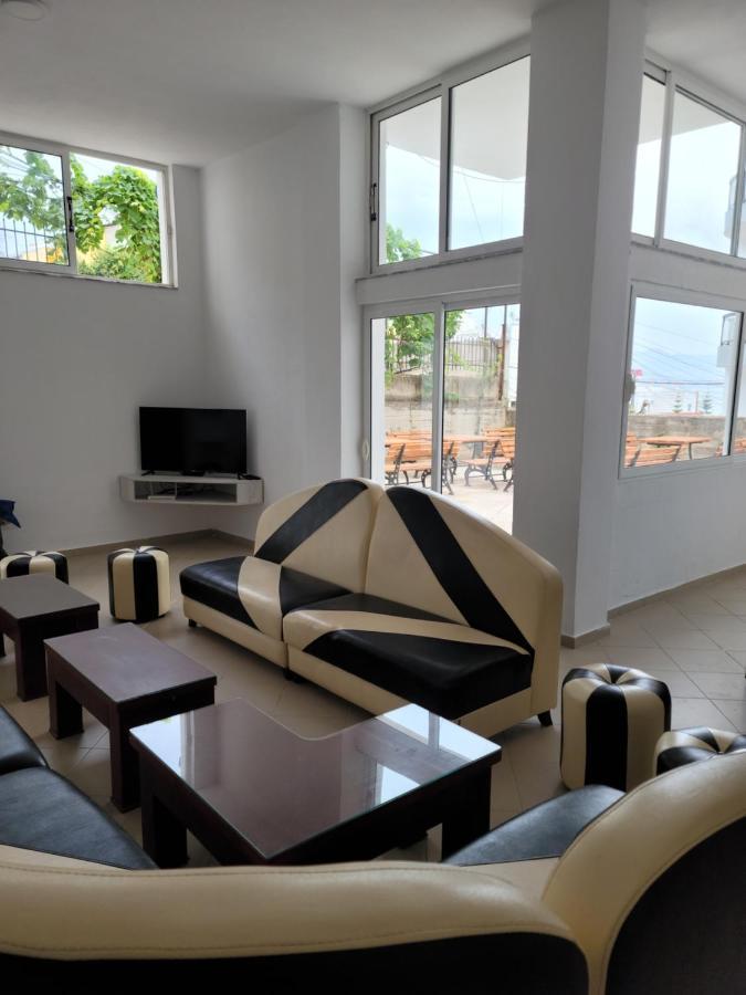 Hostel K13 Sarandë 외부 사진