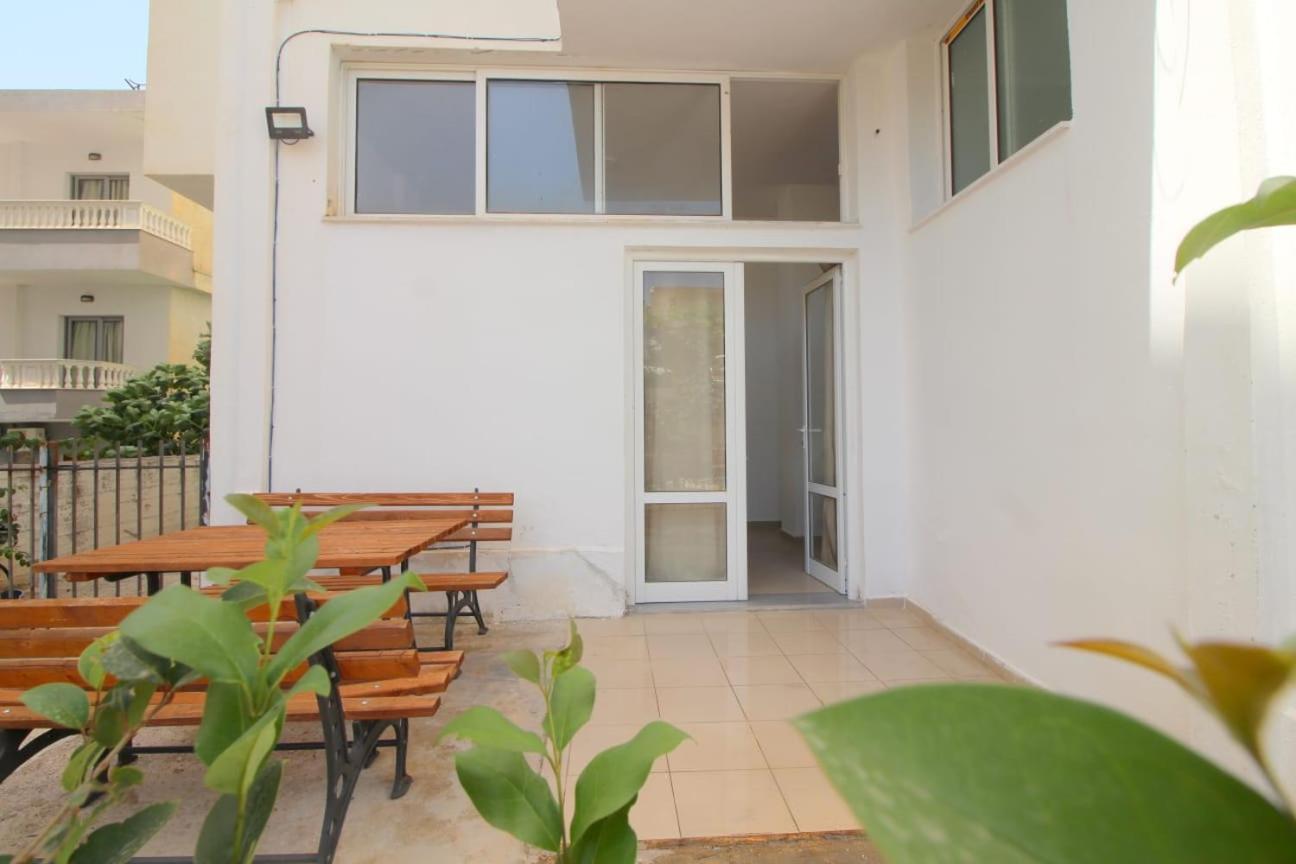 Hostel K13 Sarandë 외부 사진