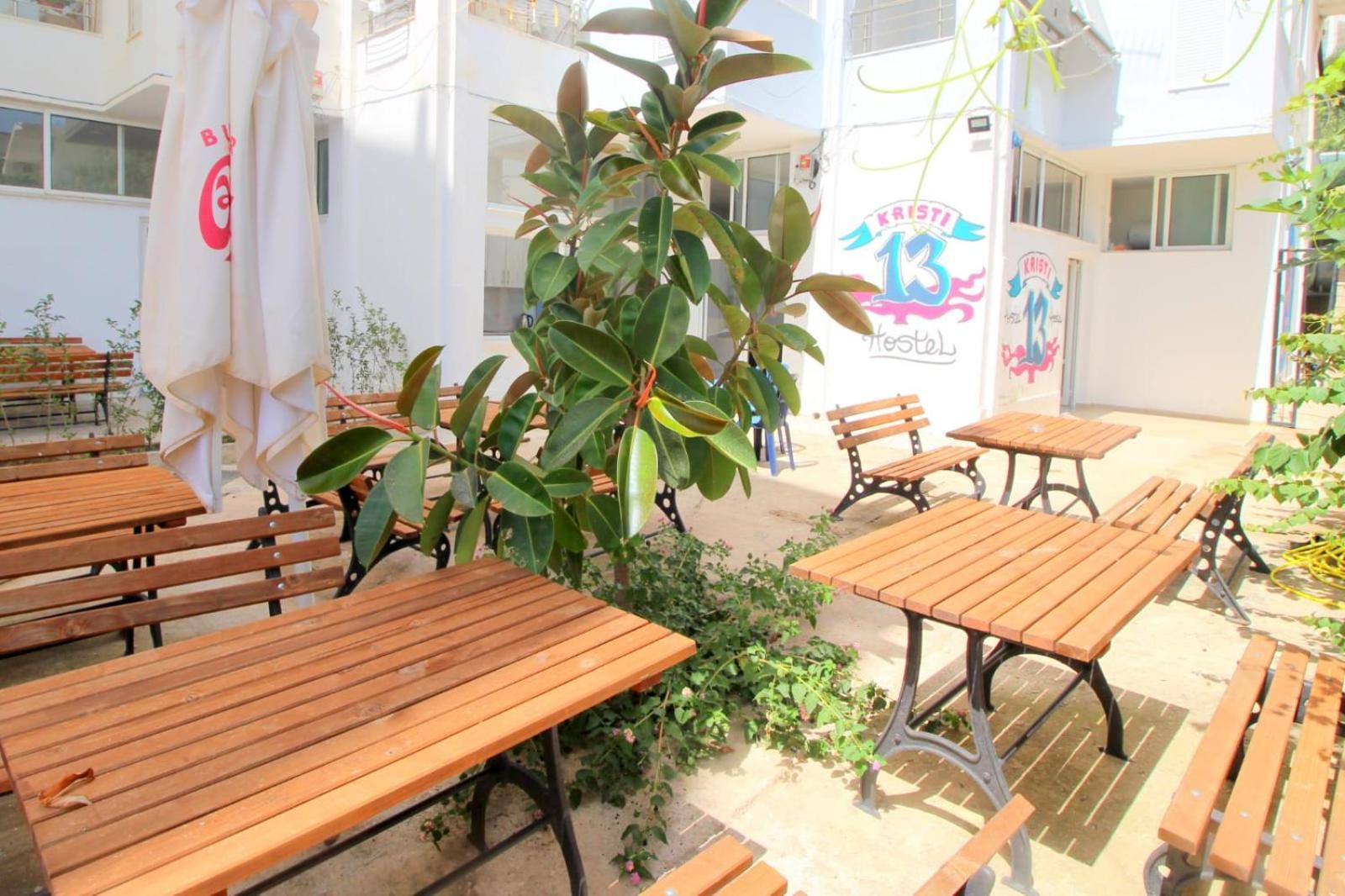 Hostel K13 Sarandë 외부 사진