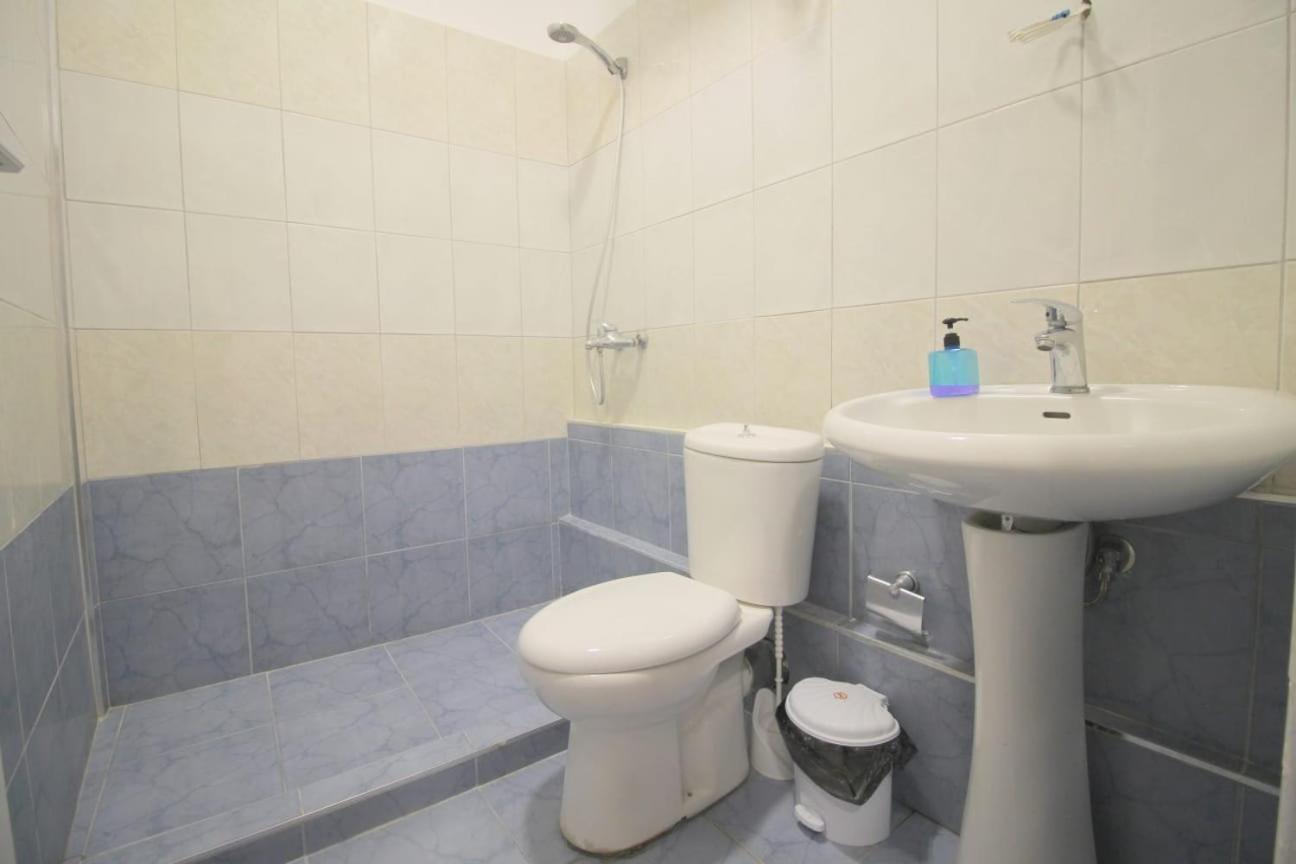 Hostel K13 Sarandë 외부 사진