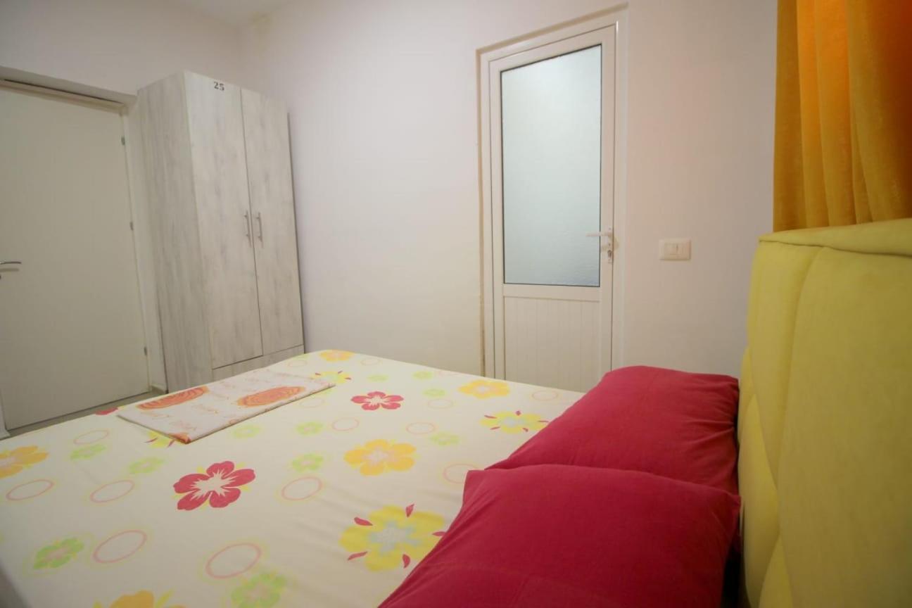 Hostel K13 Sarandë 외부 사진
